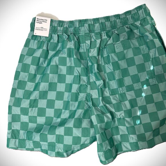 Men's Nike Club Flow Malachite Green/White Shorts  Size M - Picture 3 of 5